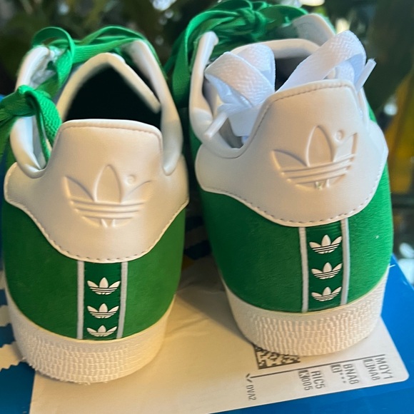 Adidas Gazelle Green and White Sneakers shoes are perfect box is destroyed - Picture 7 of 9